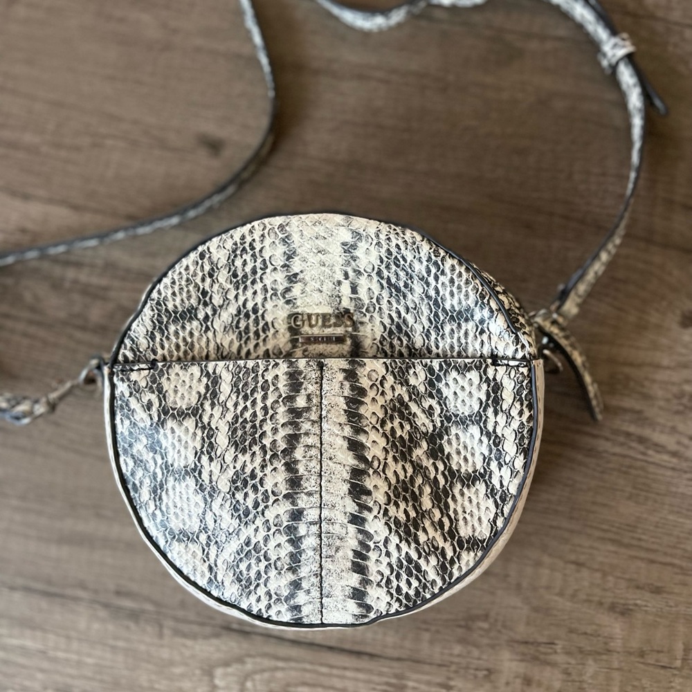 Guess crossbody
